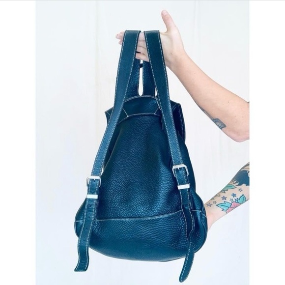 ROOTS leather backpack - Picture 3 of 3